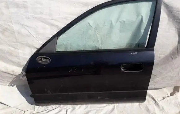 Mitsubishi Carisma Front door