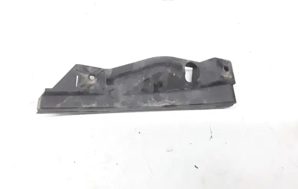 Volkswagen Touran I Front bumper mounting bracket 1T0807889A