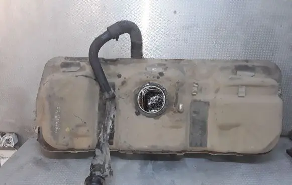 KIA Carnival Fuel tank 