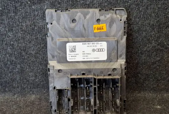 Audi A5 8T 8F Comfort/convenience module 8W0907063CG 8W0907063BG