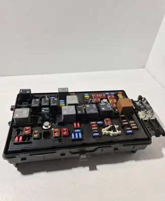 Opel Insignia A Fuse module 13275882 04055922709