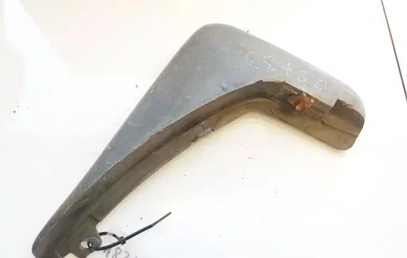 Ford Focus Front mudguard 4m5j16a262aa 4m5j-16a262-aa