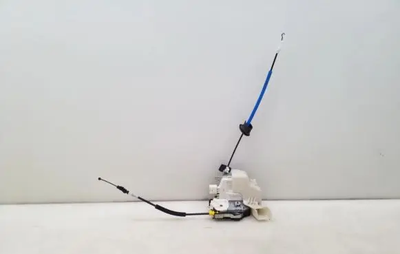 Audi A4 S4 B8 8K Front door lock 8J1837015