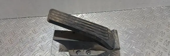 Mercedes-Benz C W204 Accelerator throttle pedal A2043000004 201109