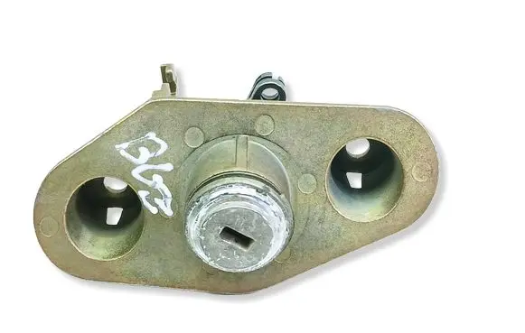 Volvo S80 Tailgate exterior lock 737700001