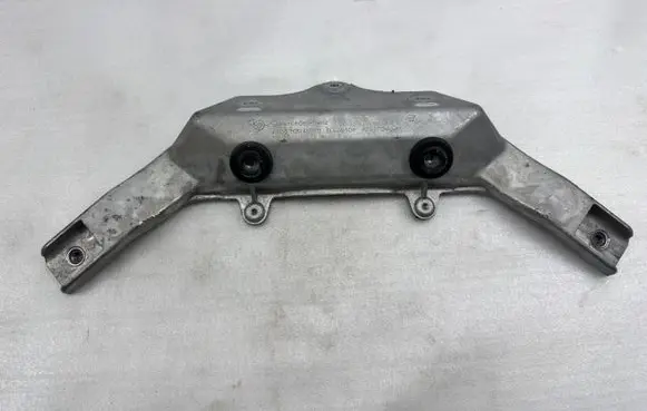 Mercedes-Benz GL X166 Radiator mount bracket A1666200315