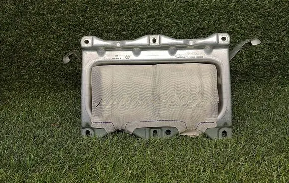 Ford Focus Passenger airbag 6M51A042B84BF 30372956F 10176C80535