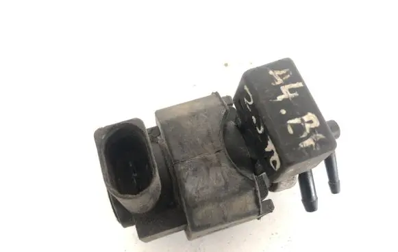 Audi A4 S4 B7 8E 8H Vacuum valve 059906629A