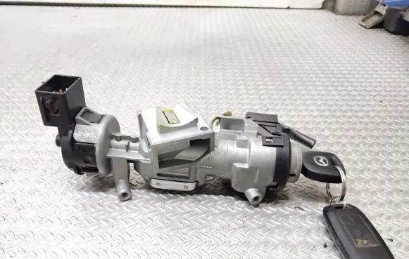 Mazda 3 I Ignition lock 3M513F880AB
