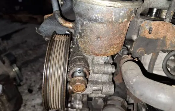Toyota Avensis T250 Power steering pump