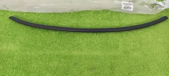 Fiat 500X Front door rubber seal 68285482AA