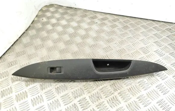 Mitsubishi Space Star Electric window control switch 722110621