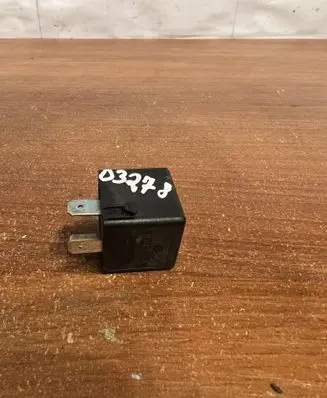 Mercedes-Benz A W168 Other relay A0025421319 D3278