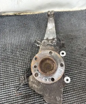 BMW 6 F12 F13 Front wheel hub 6775769 6872888