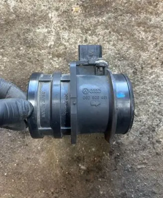 Audi A6 S6 C6 4F Mass air flow meter 06D906461