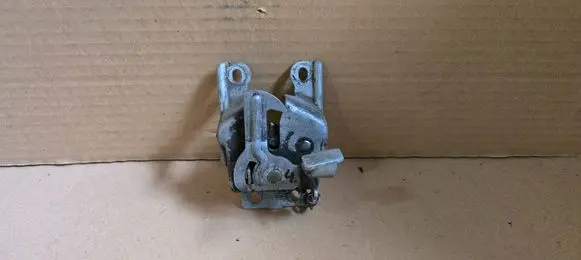 Suzuki Ignis Engine bonnet/hood lock/catch 8211074G00