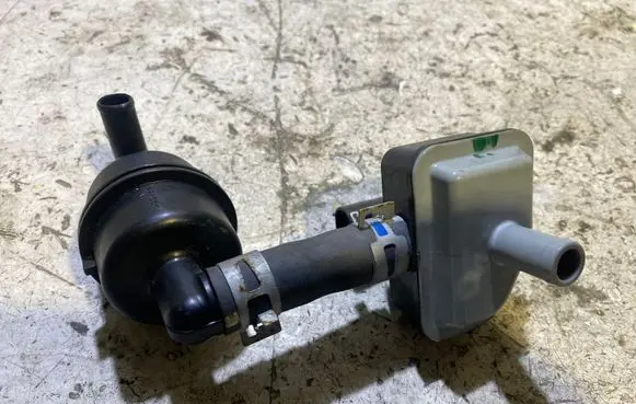 Toyota Avensis T270 Turbo solenoid valve 9091012283 1562007350