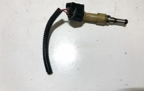 Toyota Auris 150 Fuel injector 2325037010 23250-37010