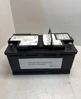 Mercedes-Benz Sprinter W907 W910 Car battery A0019828208 0019828208