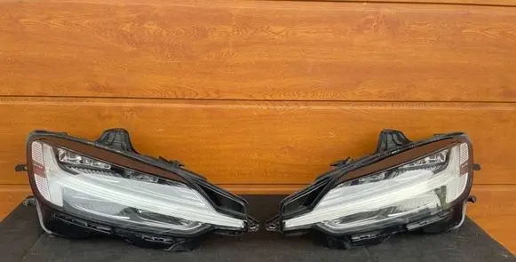 Volvo S60 Headlights/headlamps set 32228866 1EX2385