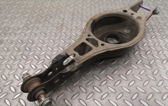 Lexus ES 250 - 300 - 330 Rear upper control arm/wishbone