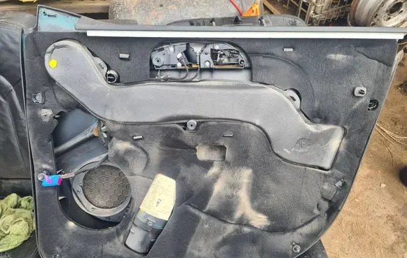 Audi Q7 4L Front door card panel trim 