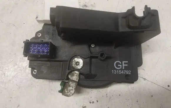 Opel Meriva A Front door lock 13154792