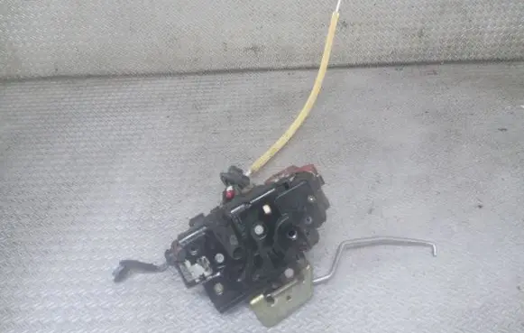 Audi A2 Front door lock 8Z1837016C