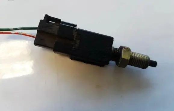 Mitsubishi Pajero Brake pedal sensor switch 1Y06U