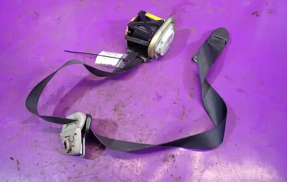 Toyota Corolla E120 E130 Front seatbelt