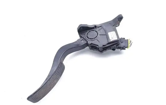 SsangYong Musso Accelerator throttle pedal 2055036100 Y400Q200AT
