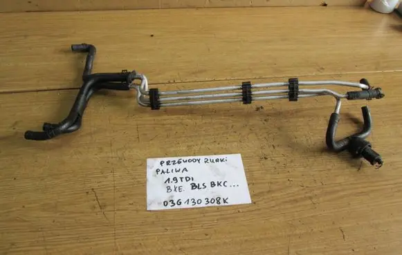 Volkswagen PASSAT B6 Fuel line/pipe/hose 03G130308K