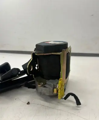 Mercedes-Benz E W211 Front seatbelt 561014701 A2118600185