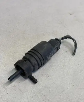 Volkswagen PASSAT B6 Windscreen/windshield washer pump 1T0955651