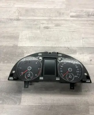 Volkswagen PASSAT B7 Speedometer (instrument cluster) 3219792 A2C53396324