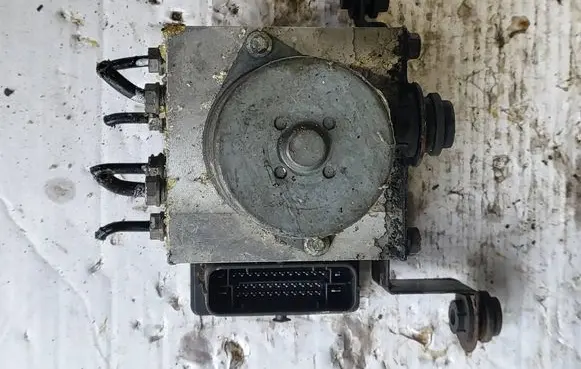 Volkswagen Sharan ABS Pump 7N0614109P