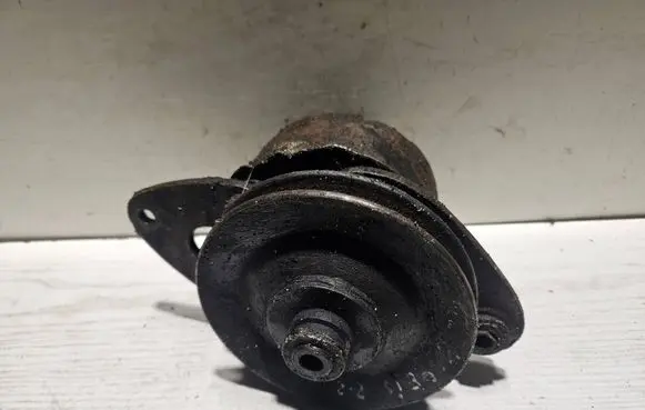 Renault Espace I Power steering pump 