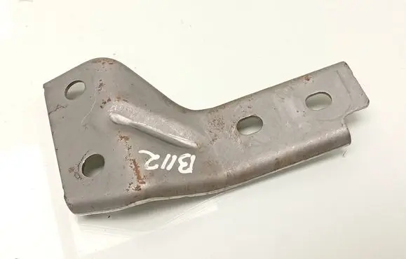Fender mounting bracket
