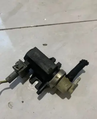 Volkswagen Golf IV Turbo solenoid valve 1H0906627A 72190325 98T224