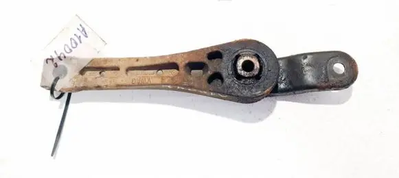 Engine mount bracket