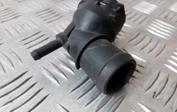 Volkswagen PASSAT B6 Engine coolant pipe/hose 3C0122291D