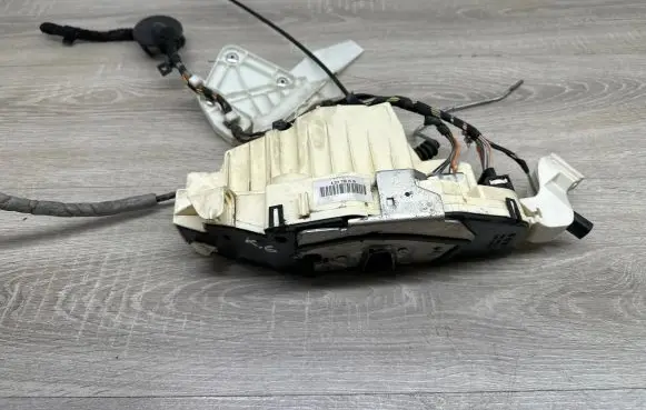 Mercedes-Benz S W221 Rear door lock A2217301535