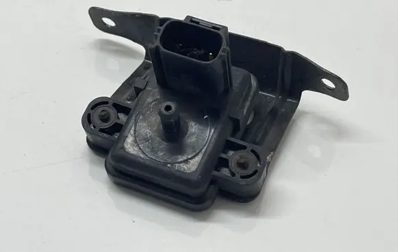 Ford Focus Air pressure sensor 98AB9F479BA 98AB9S428AB