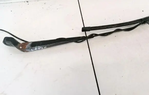 Mercedes-Benz Vito Viano W639 Front wiper blade arm