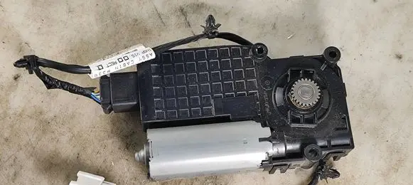 Nissan Qashqai J12 Sunroof motor/actuator 3M25735A 3M26141A 19991050261A