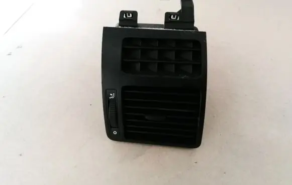 Volkswagen Touran I Dash center air vent grill 1T0819704A
