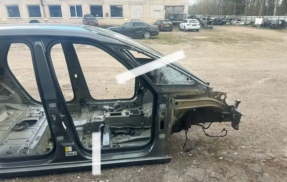 Citroen C4 II Picasso Front quarter panel 