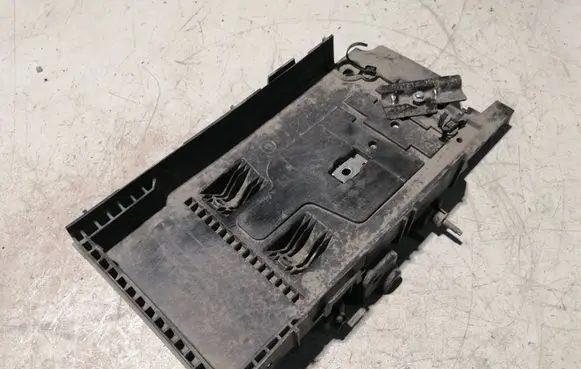 Ford Mondeo MK V Battery tray DG9310723A