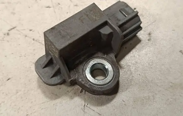 Nissan X-Trail T32 Airbag deployment crash/impact sensor 985813RA0A