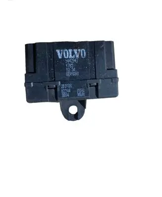 Volvo V70 Seat heating relay 9442947 203200